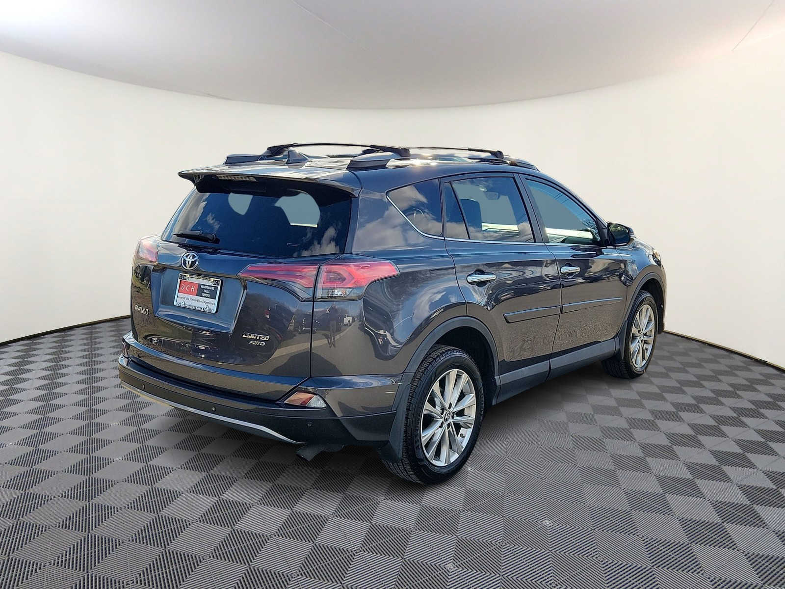 Thumbnail: 2017 Toyota RAV4 - 6