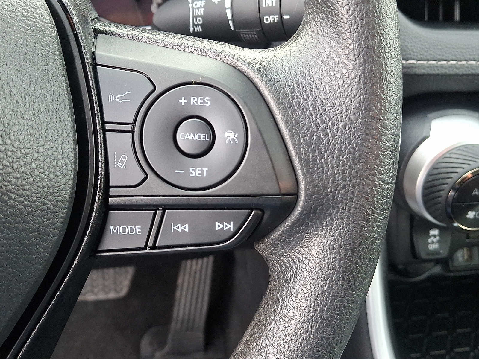 Thumbnail: 2025 Toyota RAV4 - 24