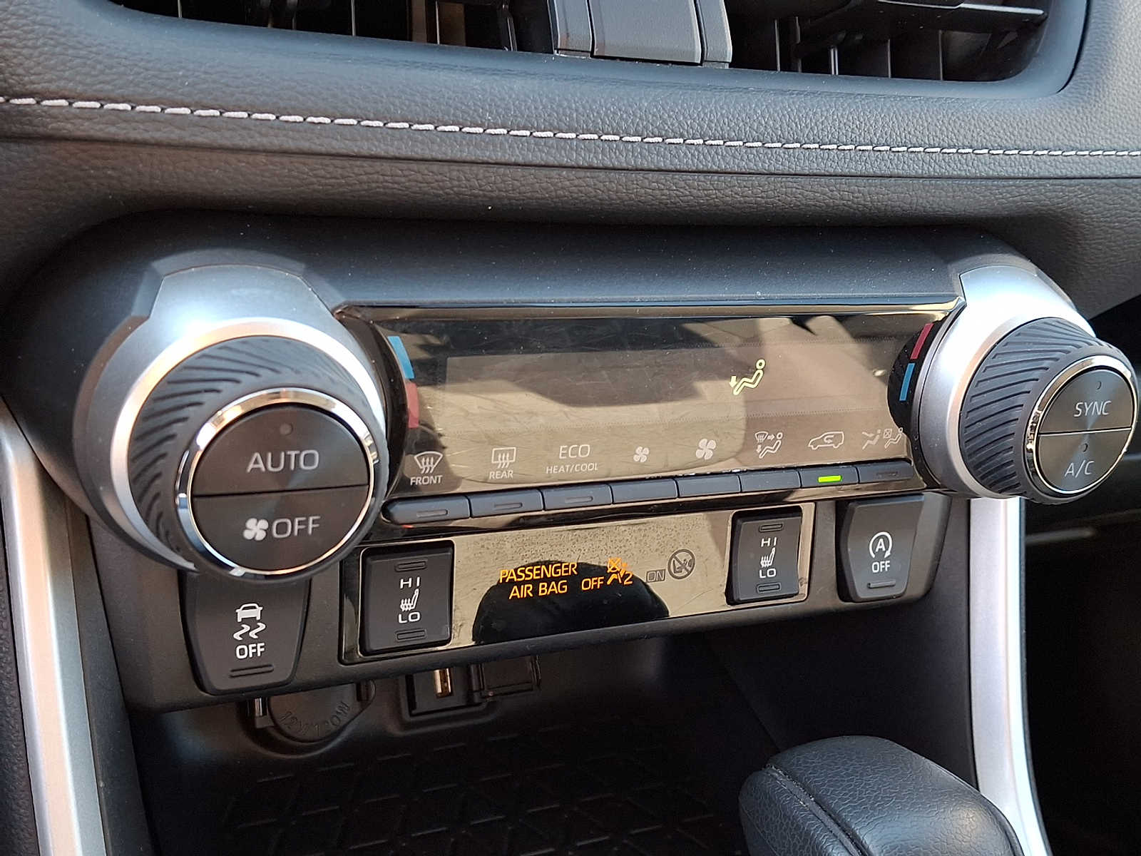 Thumbnail: 2021 Toyota RAV4 - 19