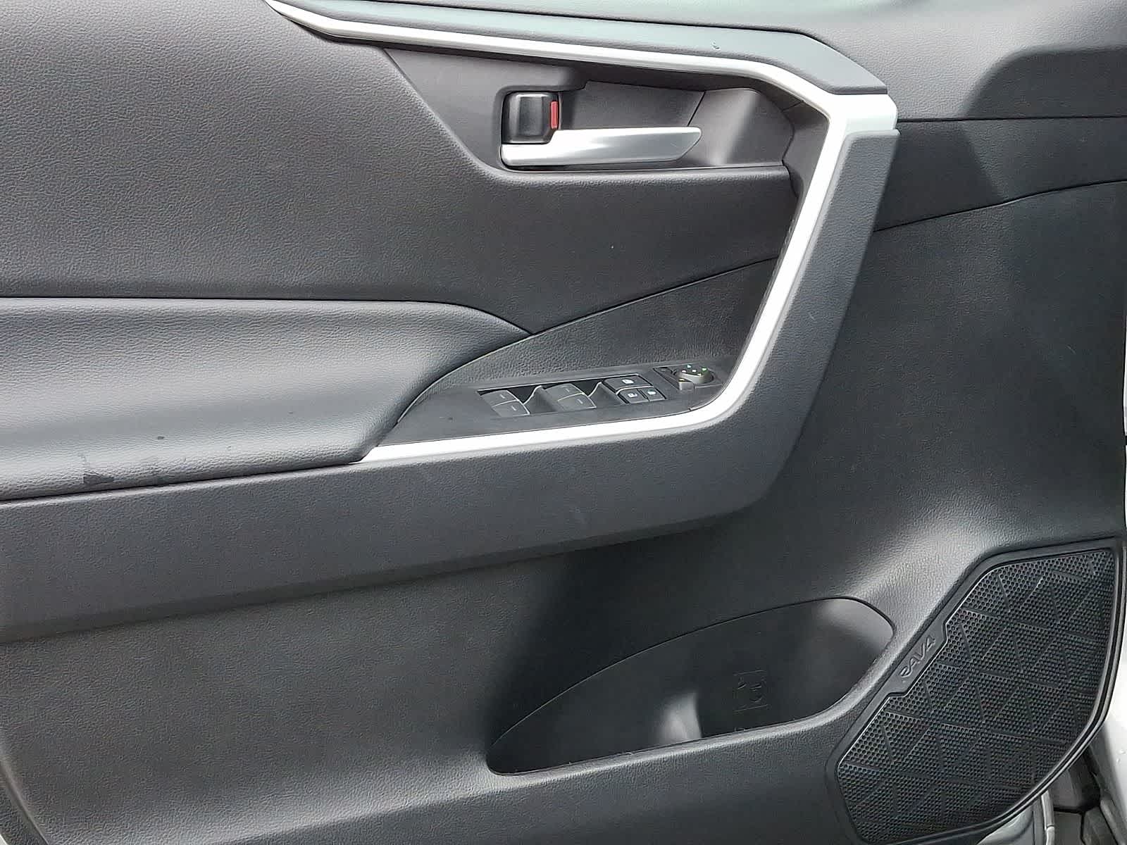 Thumbnail: 2025 Toyota RAV4 - 14