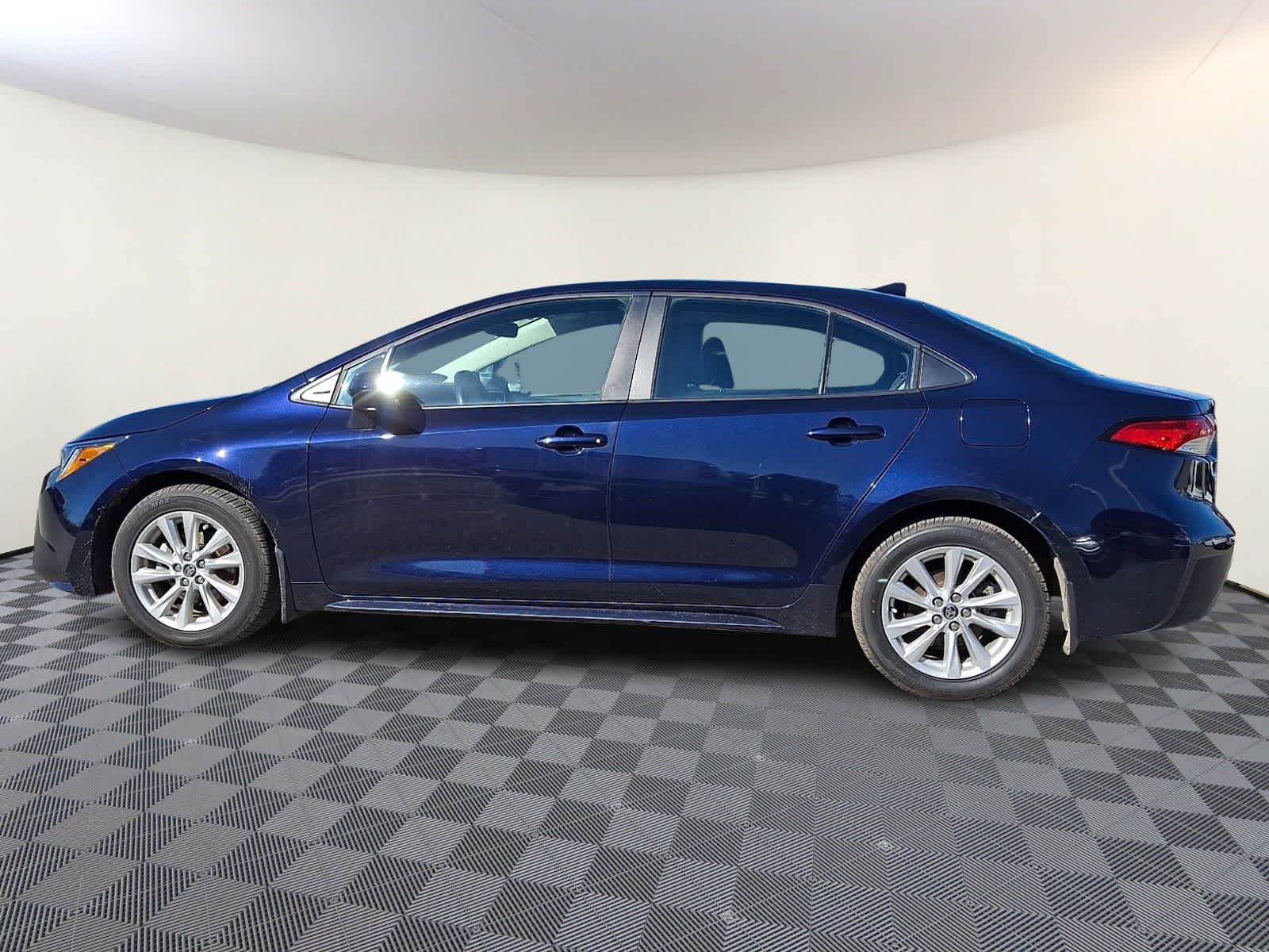 Thumbnail: 2023 Toyota Corolla - 10