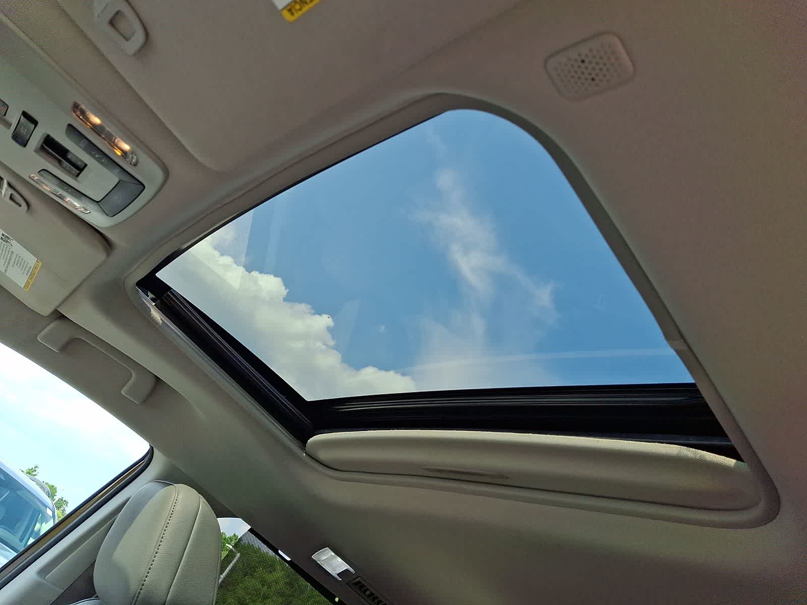 Thumbnail: 2021 Toyota Sienna - 18
