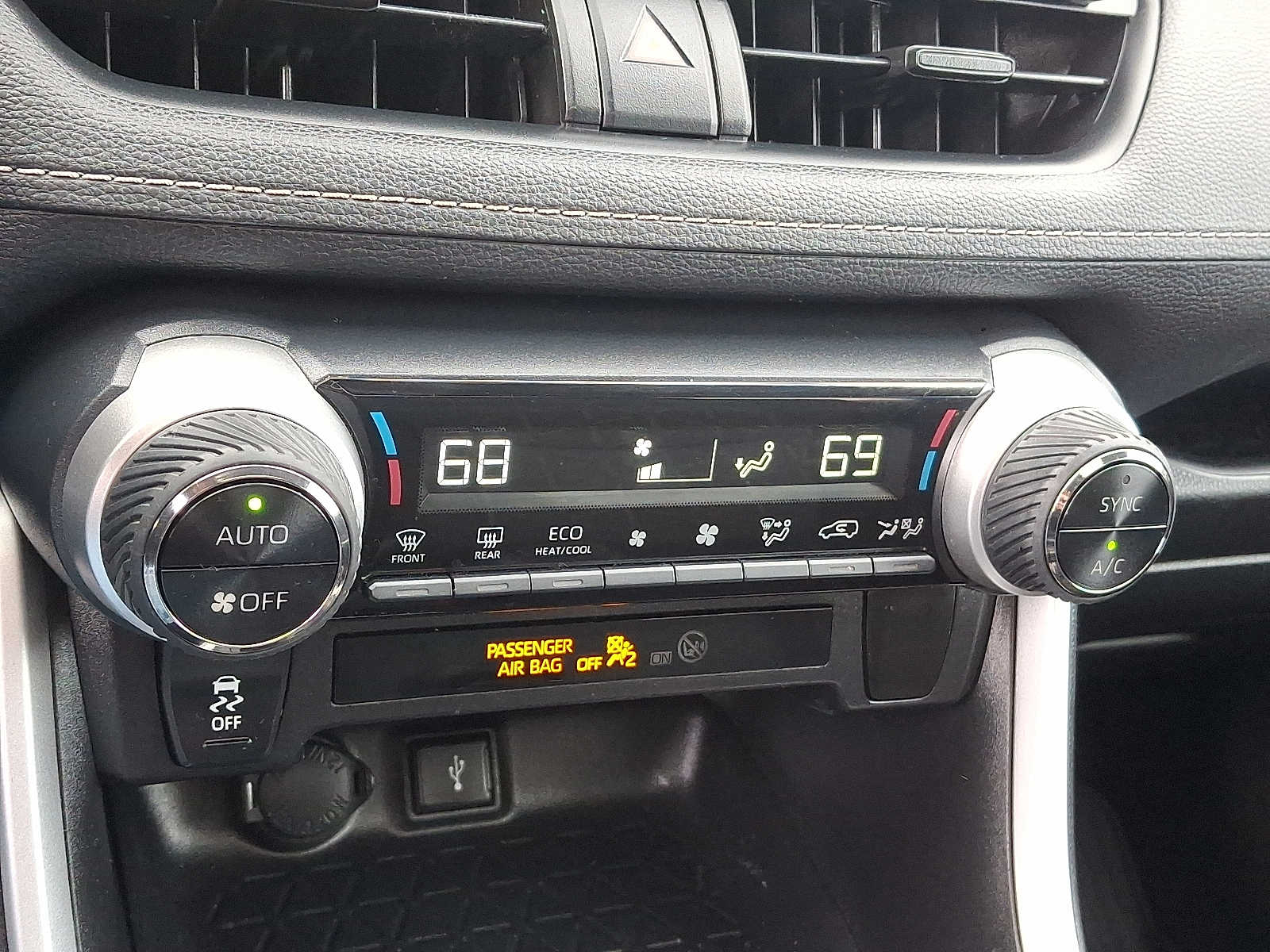 Thumbnail: 2021 Toyota RAV4 - 19