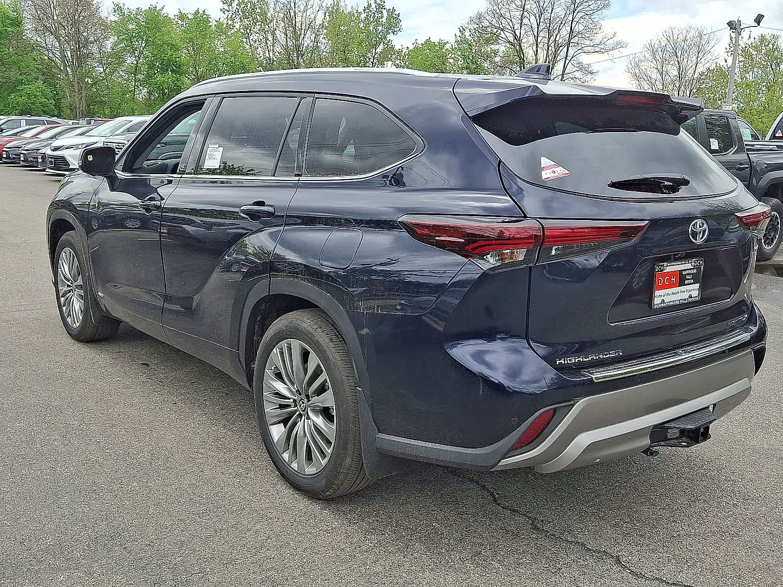 Thumbnail: 2026 Toyota Highlander - 6