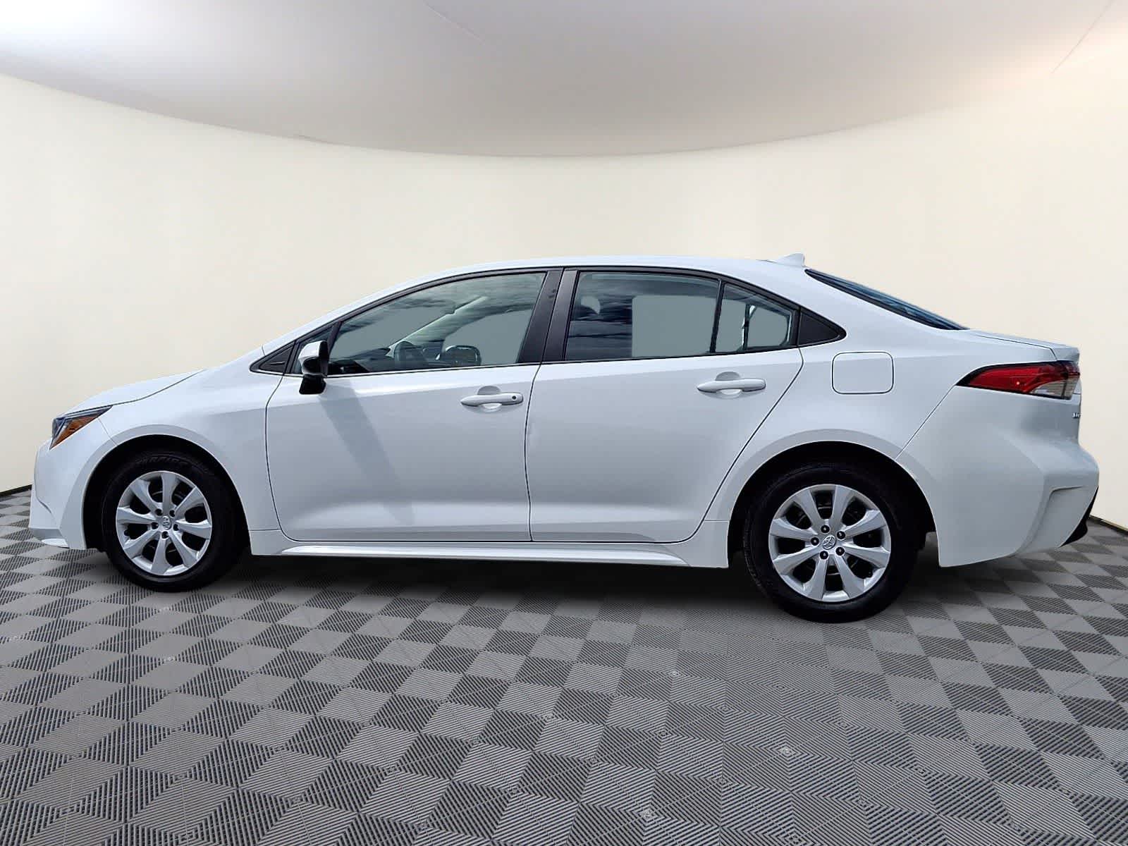 Thumbnail: 2024 Toyota Corolla - 10