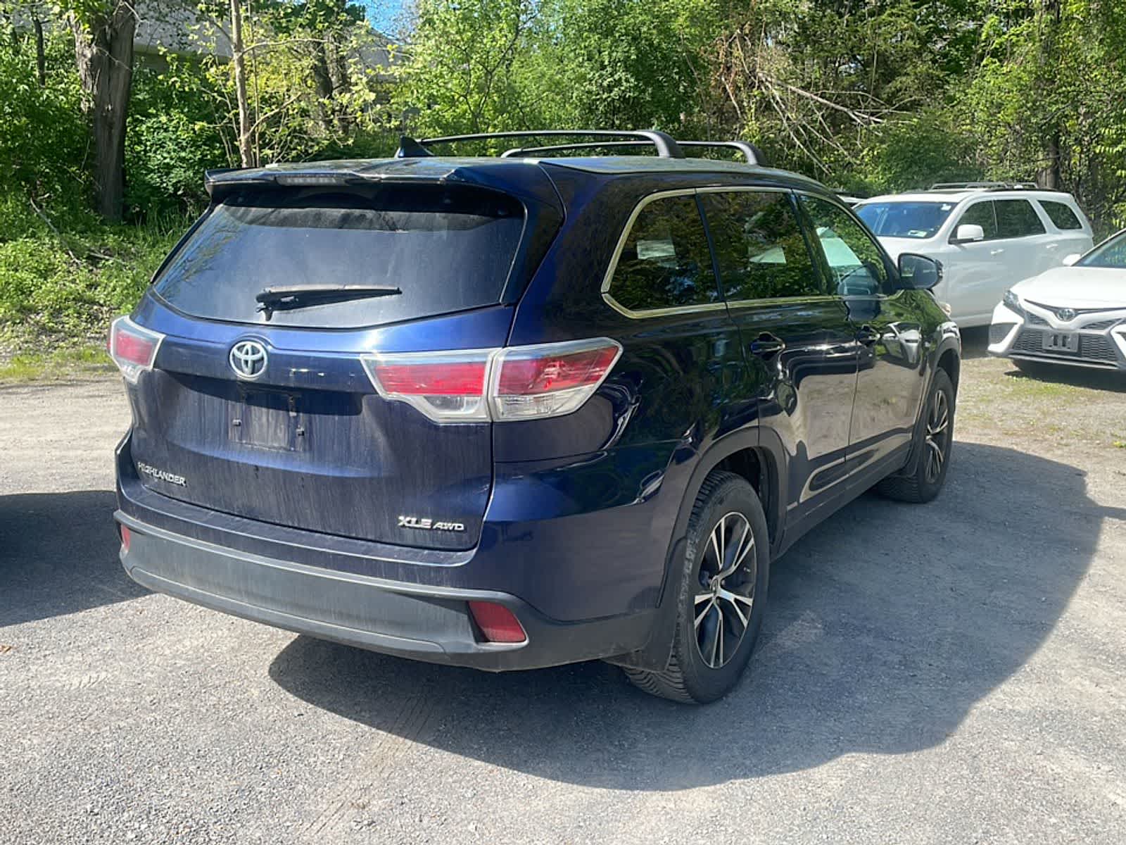 Thumbnail: 2016 Toyota Highlander - 8