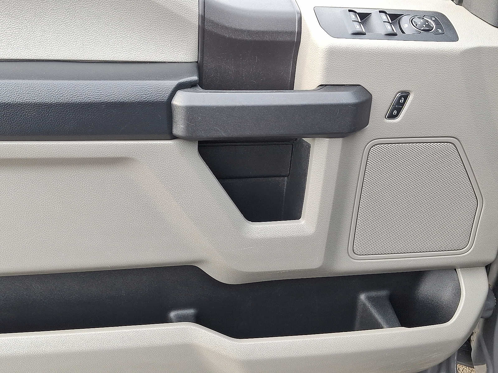 Thumbnail: 2018 Ford F-150 - 13