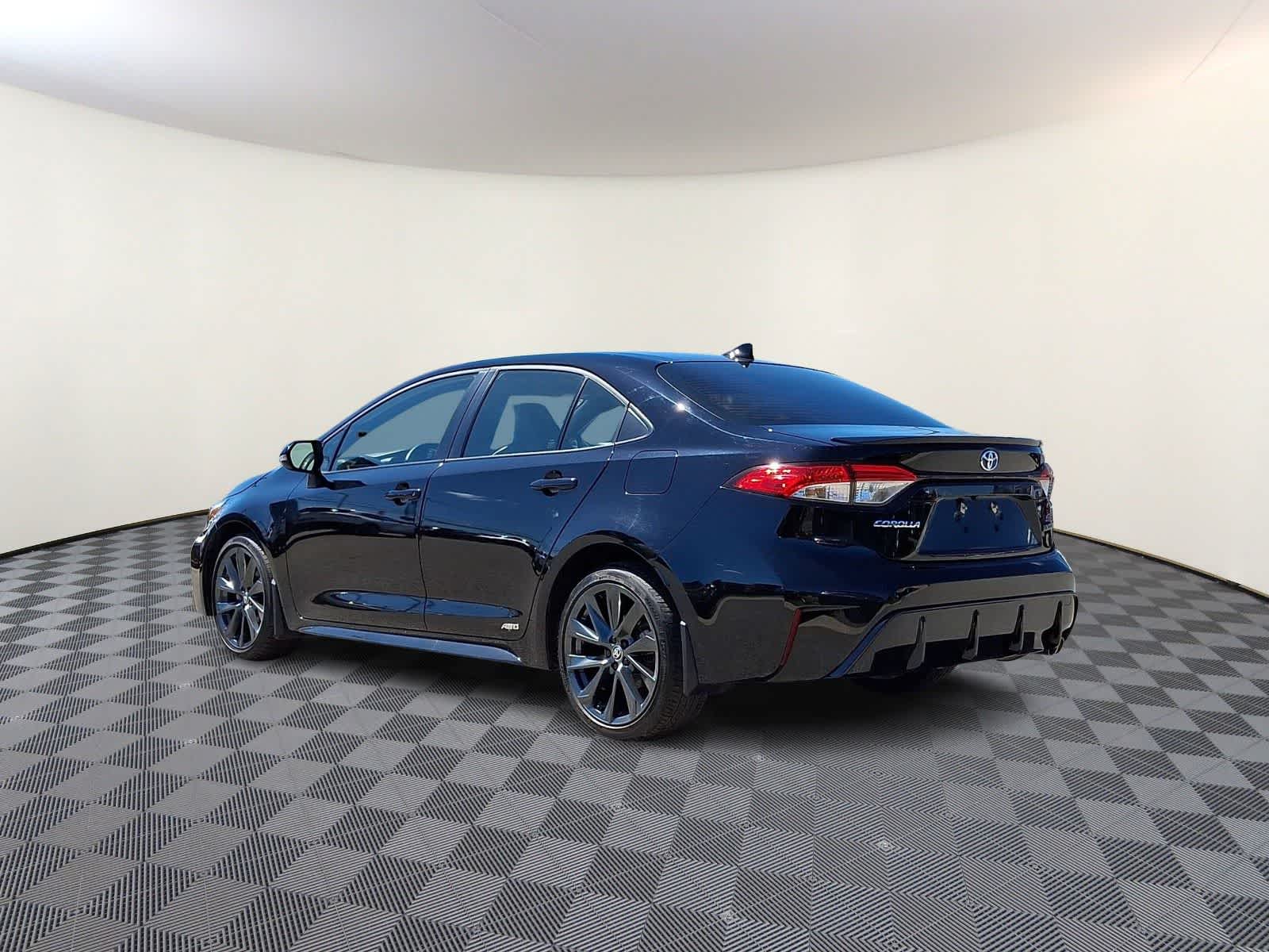 Thumbnail: 2024 Toyota Corolla - 9
