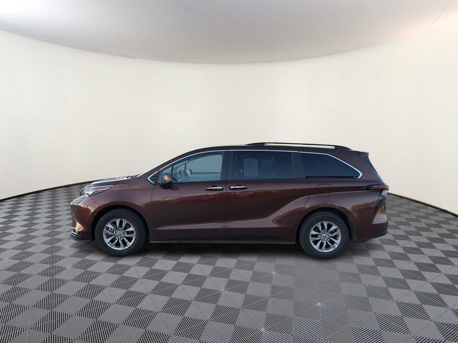 Thumbnail: 2024 Toyota Sienna - 6