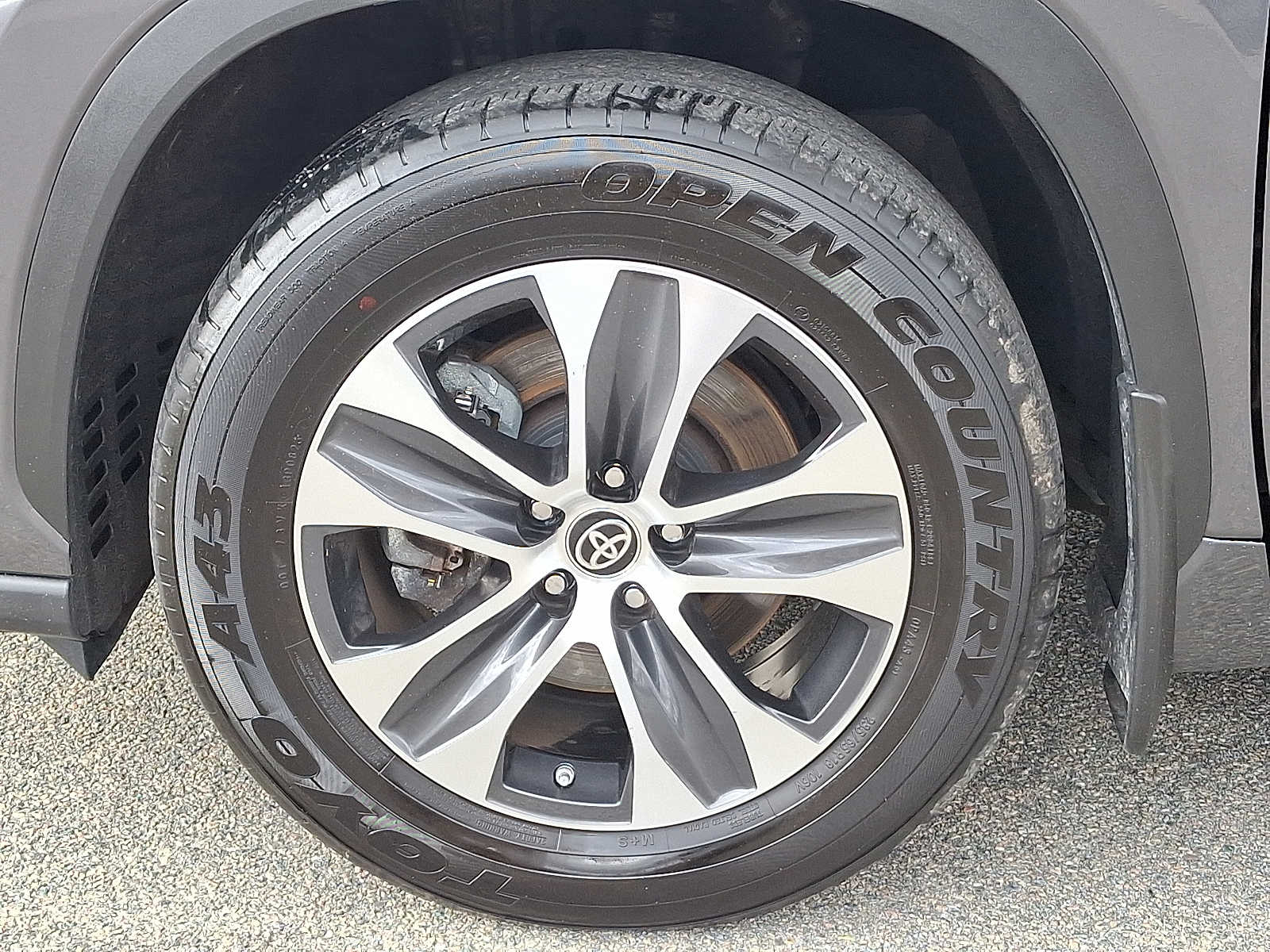 Thumbnail: 2023 Toyota Highlander - 11