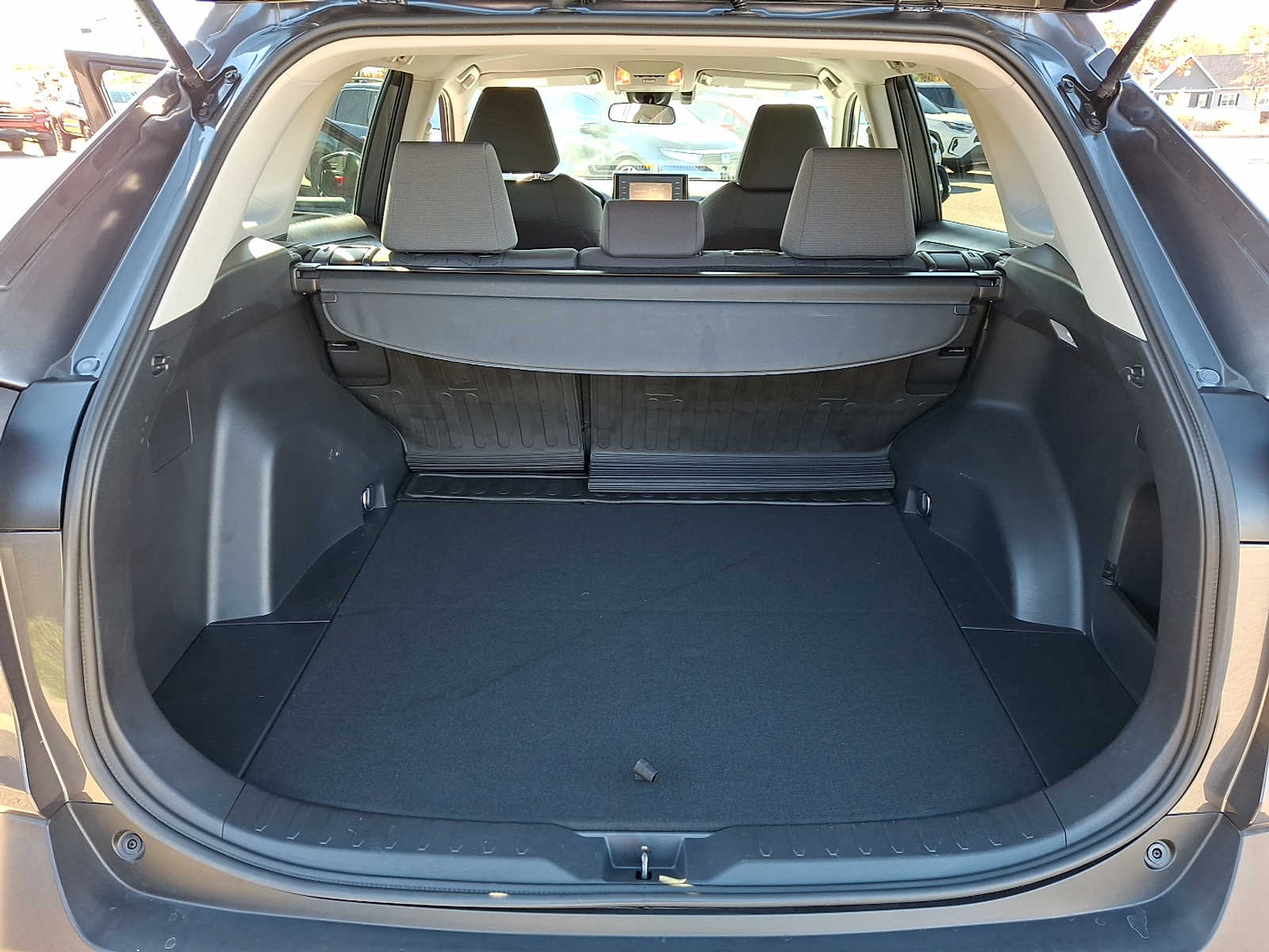 Thumbnail: 2021 Toyota RAV4 - 30