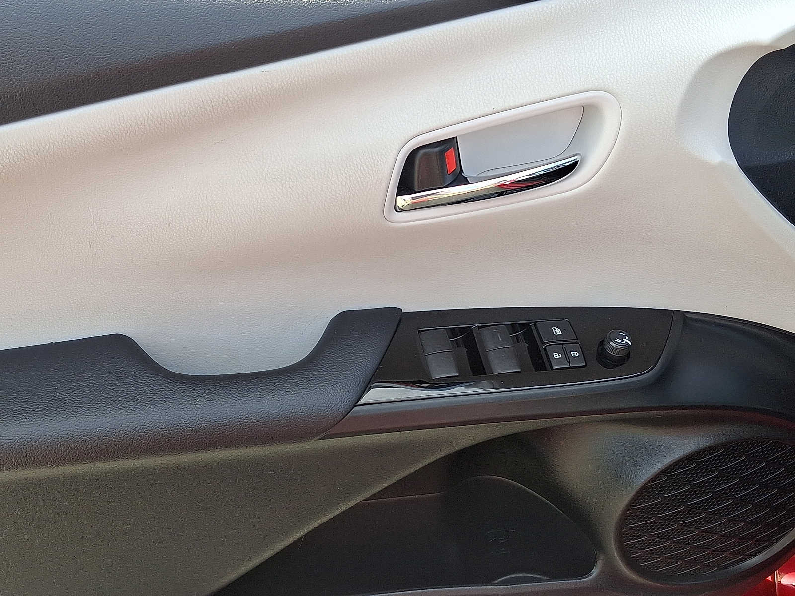 Thumbnail: 2022 Toyota Prius - 13