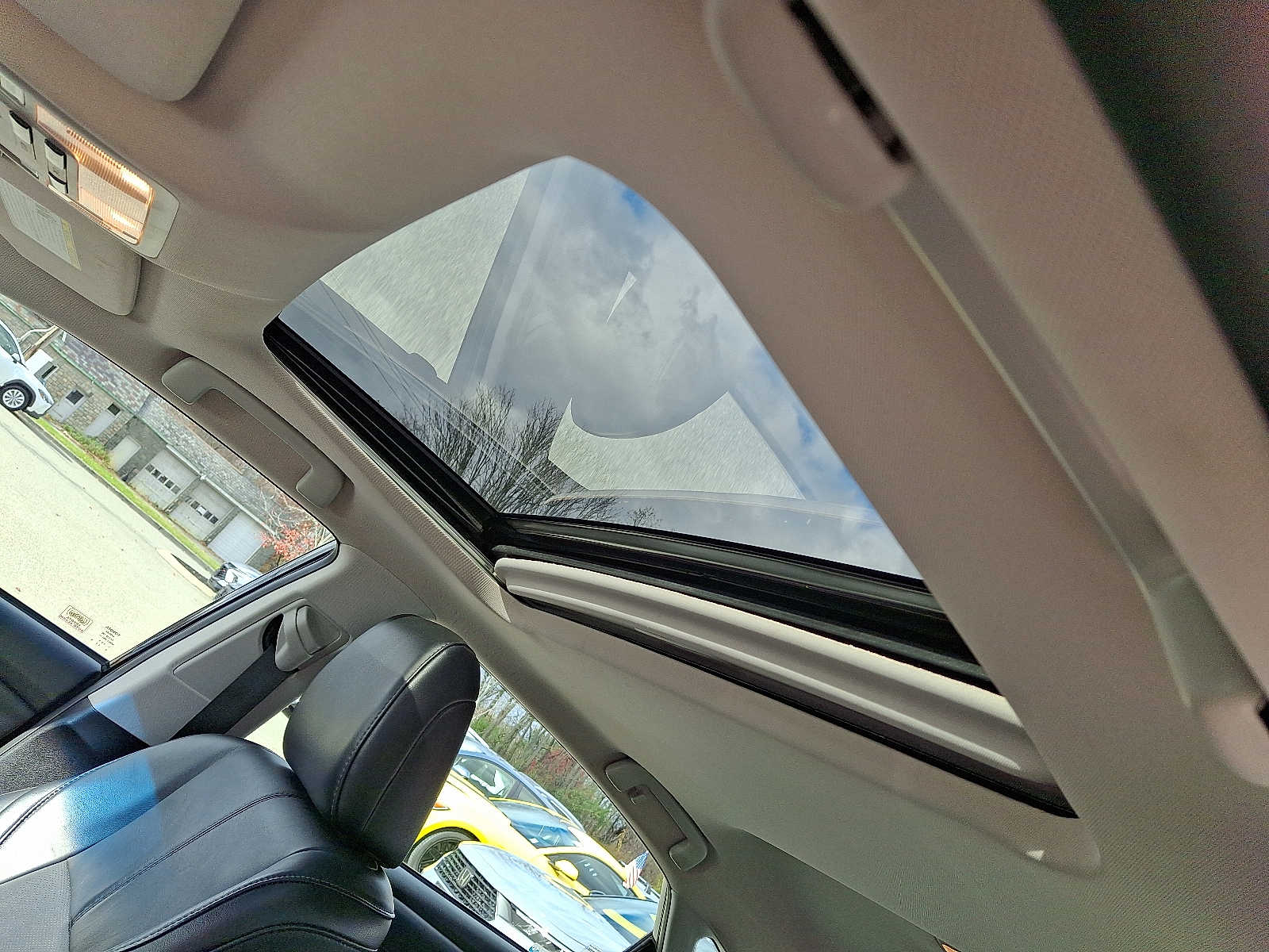 Thumbnail: 2018 Toyota Avalon - 18