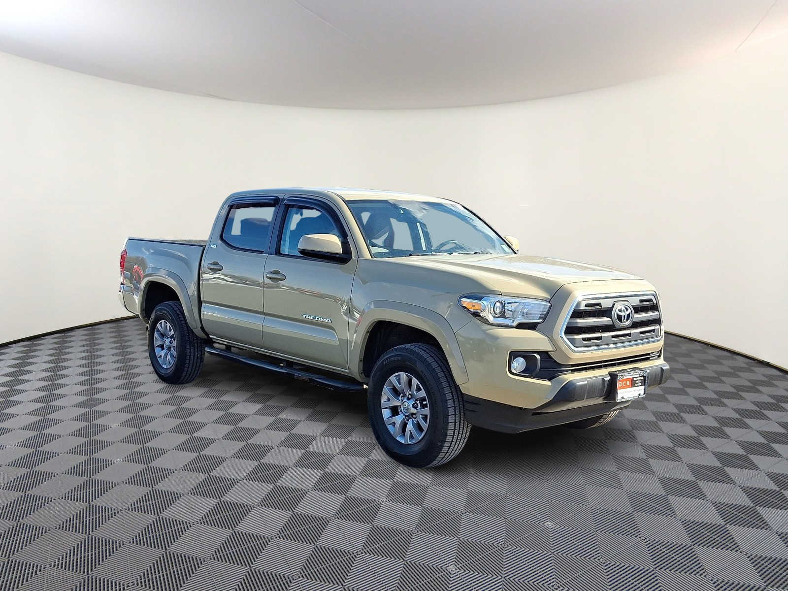 Thumbnail: 2017 Toyota Tacoma - 5