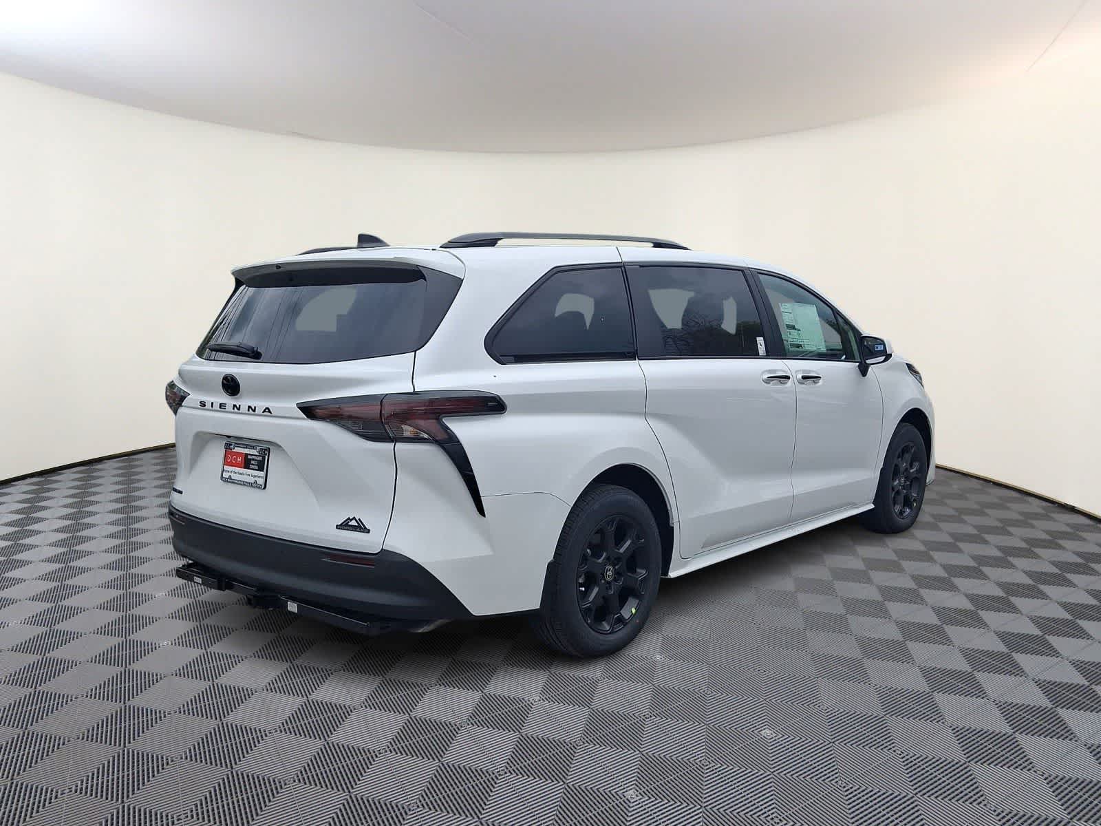 Thumbnail: 2026 Toyota Sienna - 4