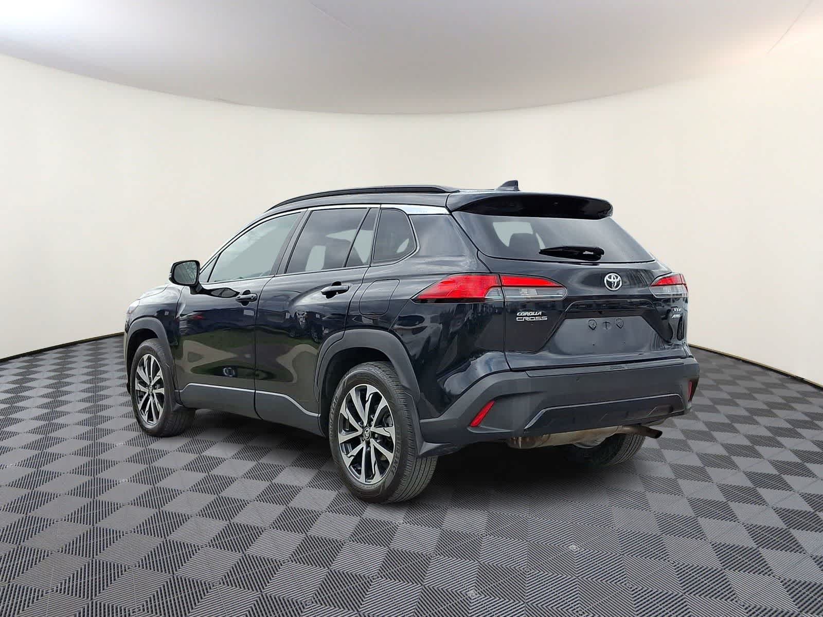 Thumbnail: 2022 Toyota Corolla Cross - 9