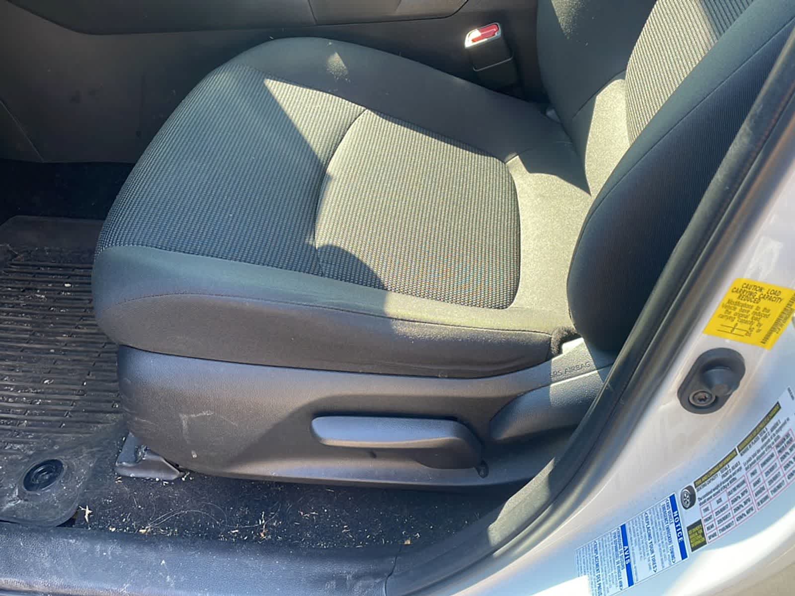 Thumbnail: 2022 Toyota RAV4 - 14