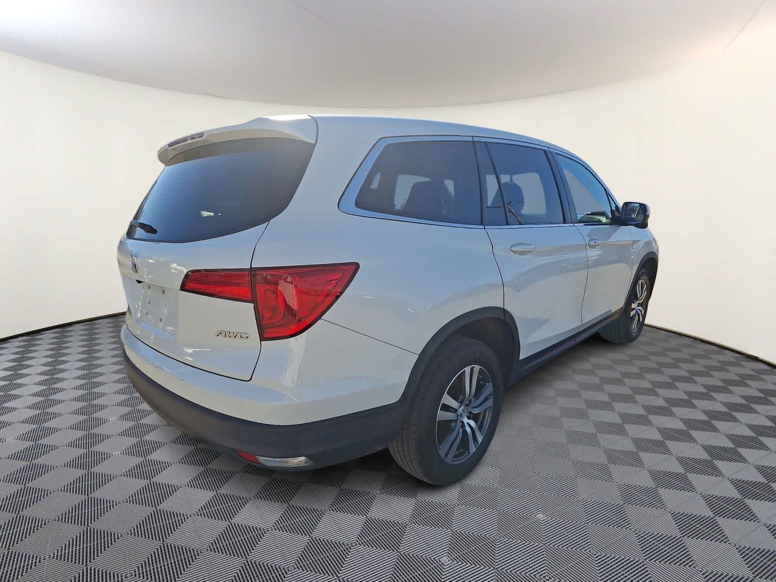 Thumbnail: 2018 Honda Pilot - 5