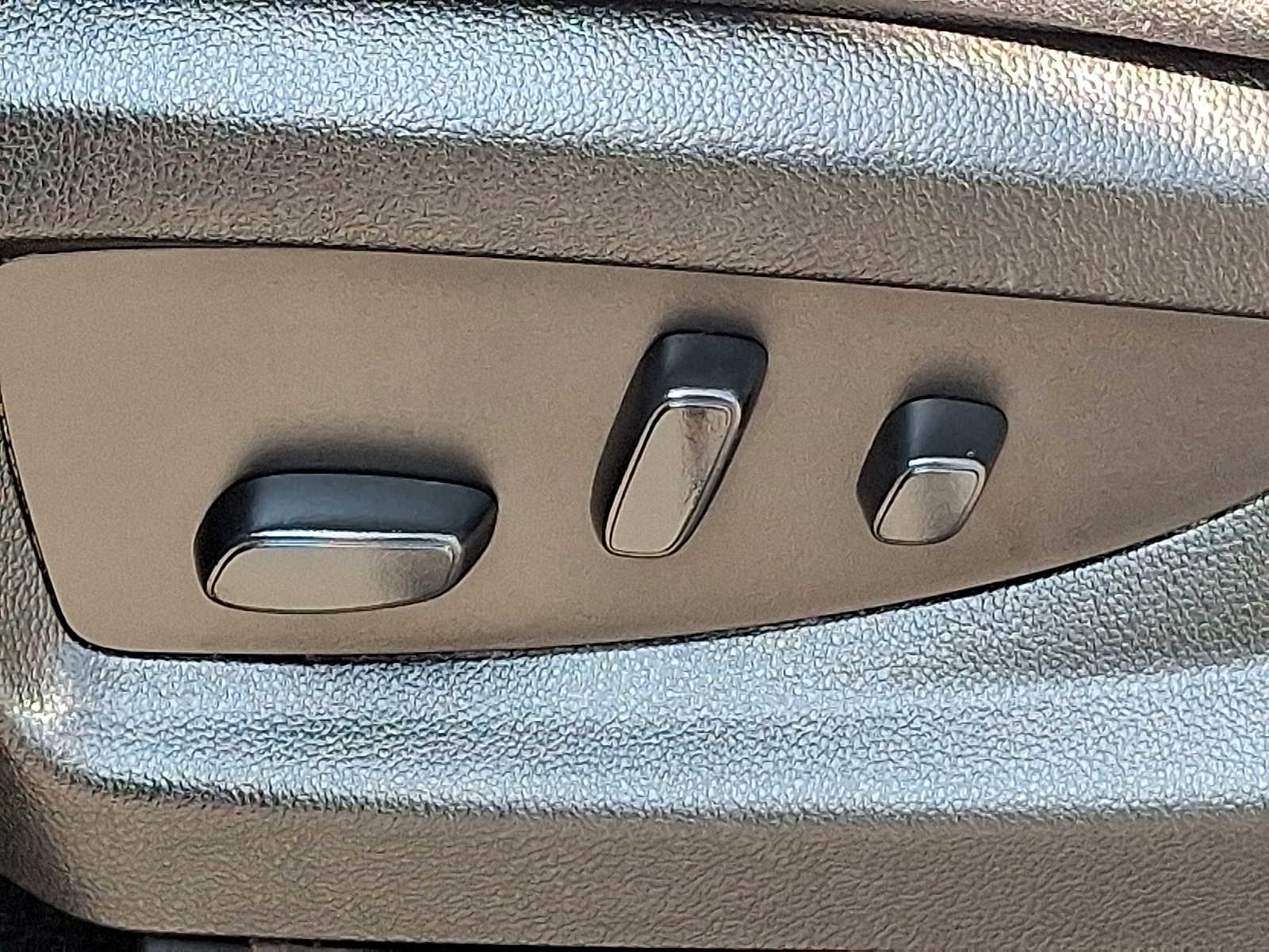 Thumbnail: 2018 Chevrolet Silverado 1500 - 24