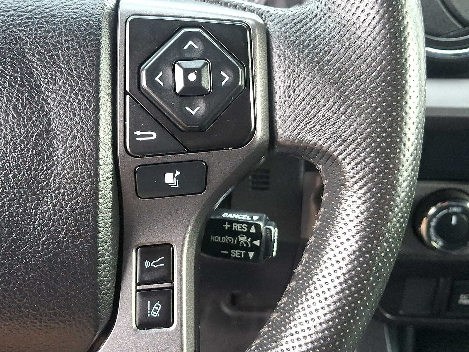 Thumbnail: 2021 Toyota Tacoma - 24