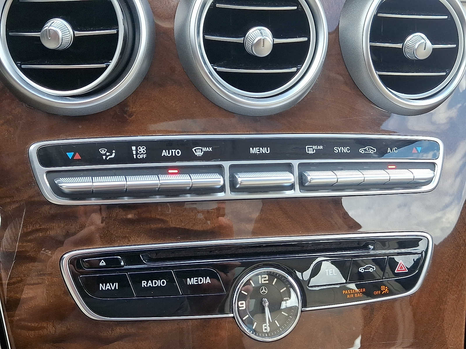 Thumbnail: 2015 Mercedes-Benz C-Class - 17