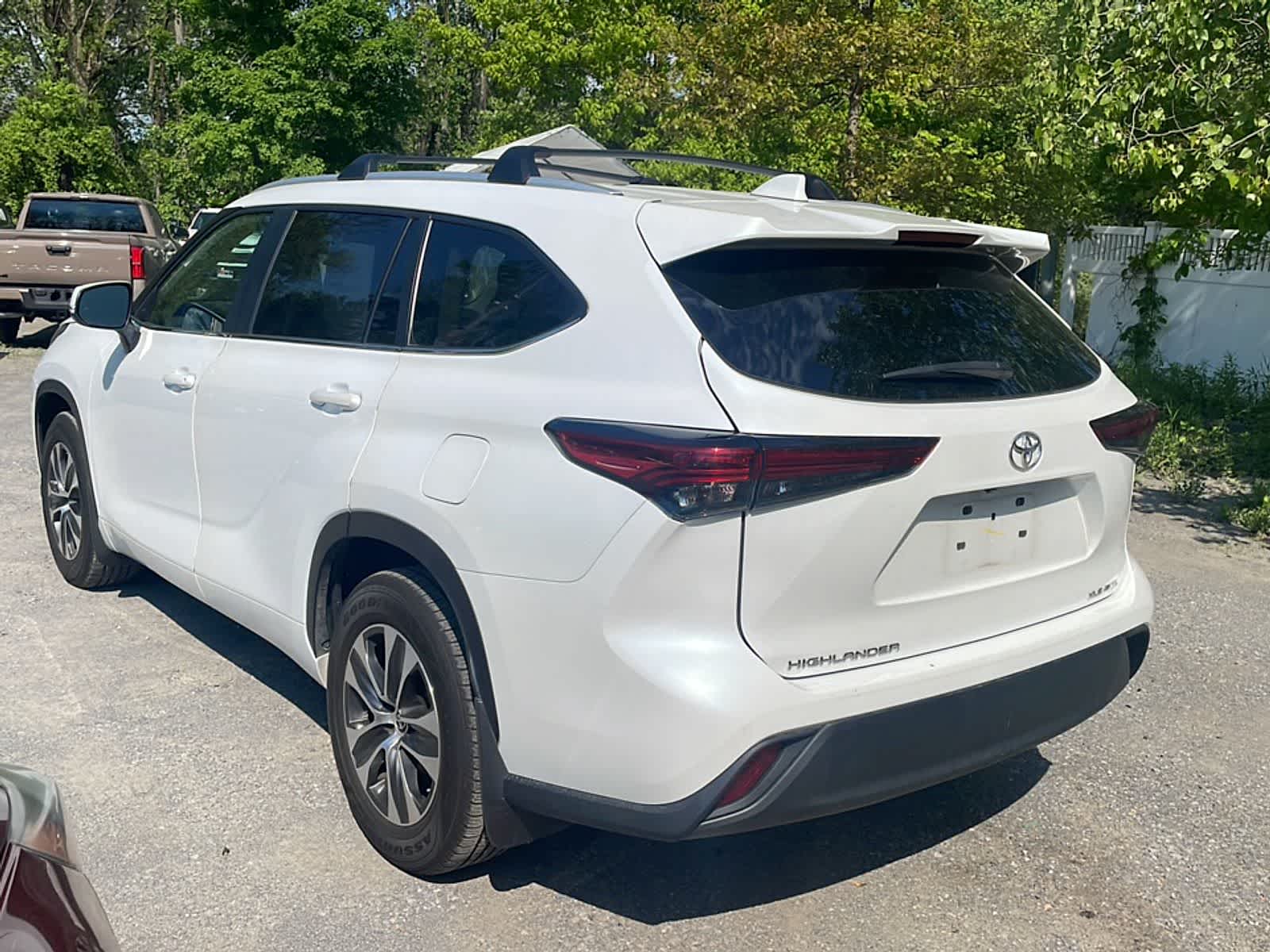 Thumbnail: 2023 Toyota Highlander - 6