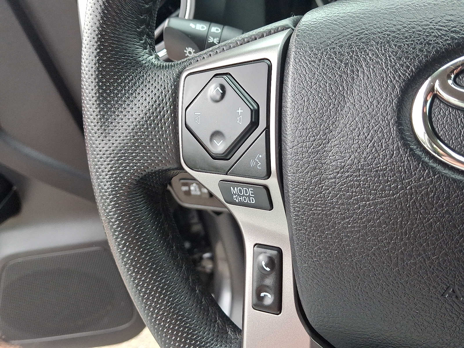 Thumbnail: 2023 Toyota Tacoma - 19