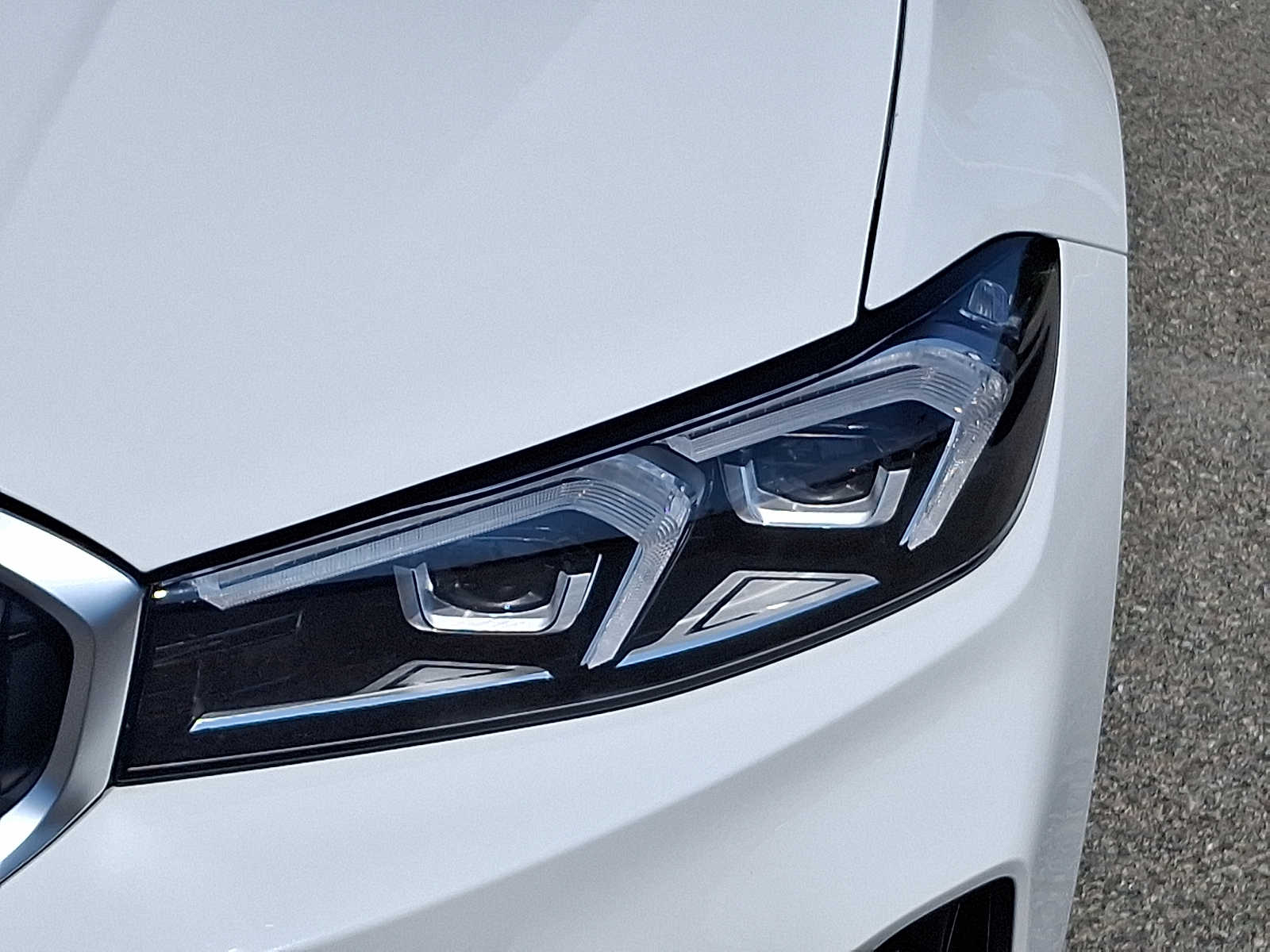 Thumbnail: 2024 BMW 3 Series - 10