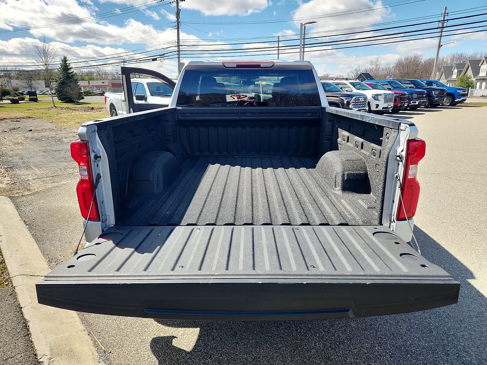 Thumbnail: 2020 Chevrolet Silverado 1500 - 29