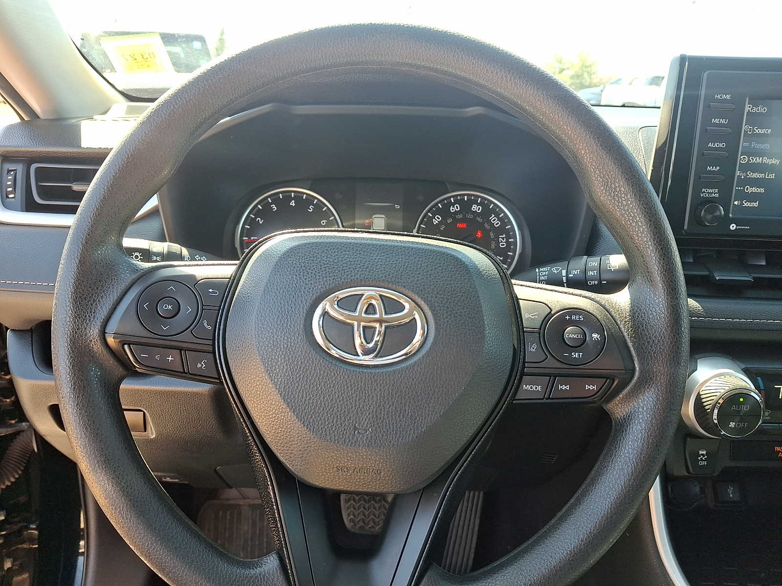 Thumbnail: 2021 Toyota RAV4 - 21