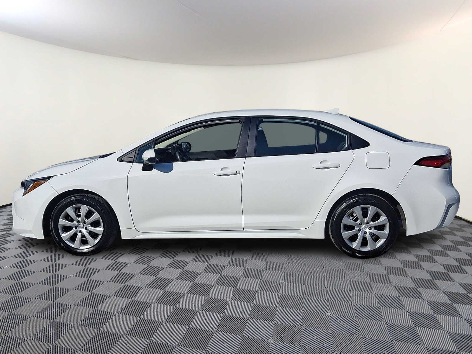 Thumbnail: 2025 Toyota Corolla - 10