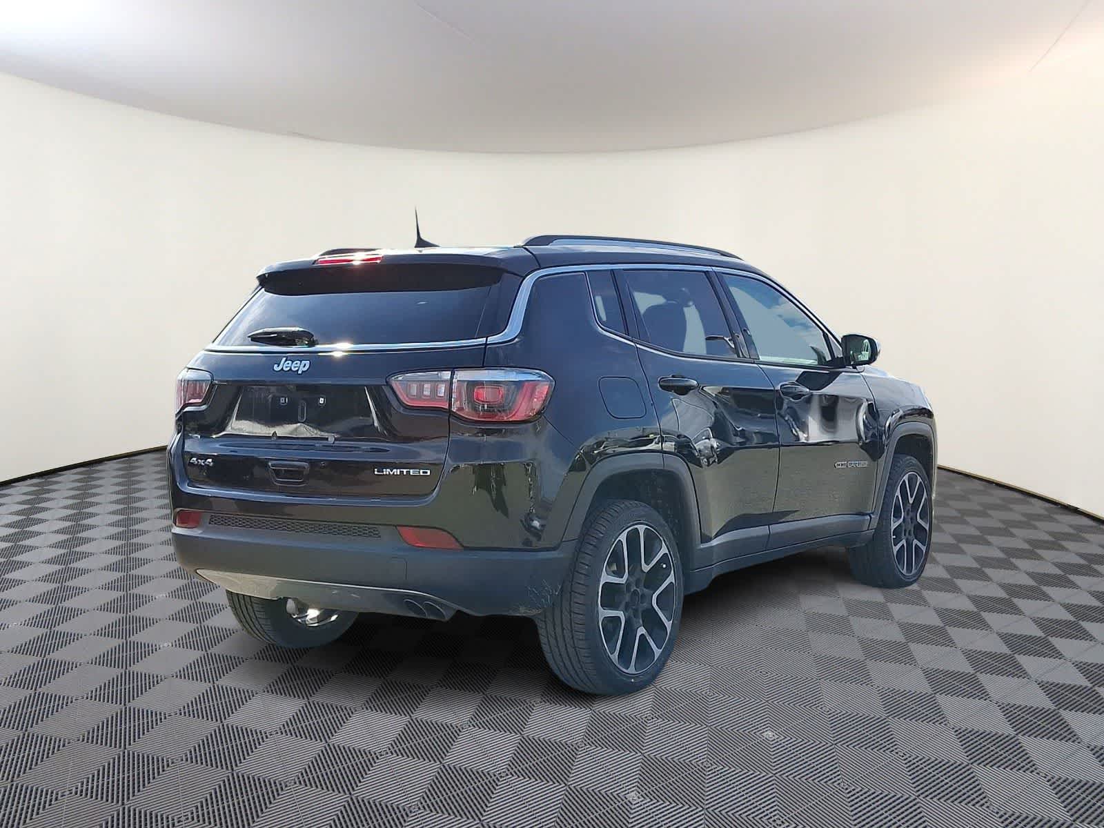 Thumbnail: 2017 Jeep Compass - 5