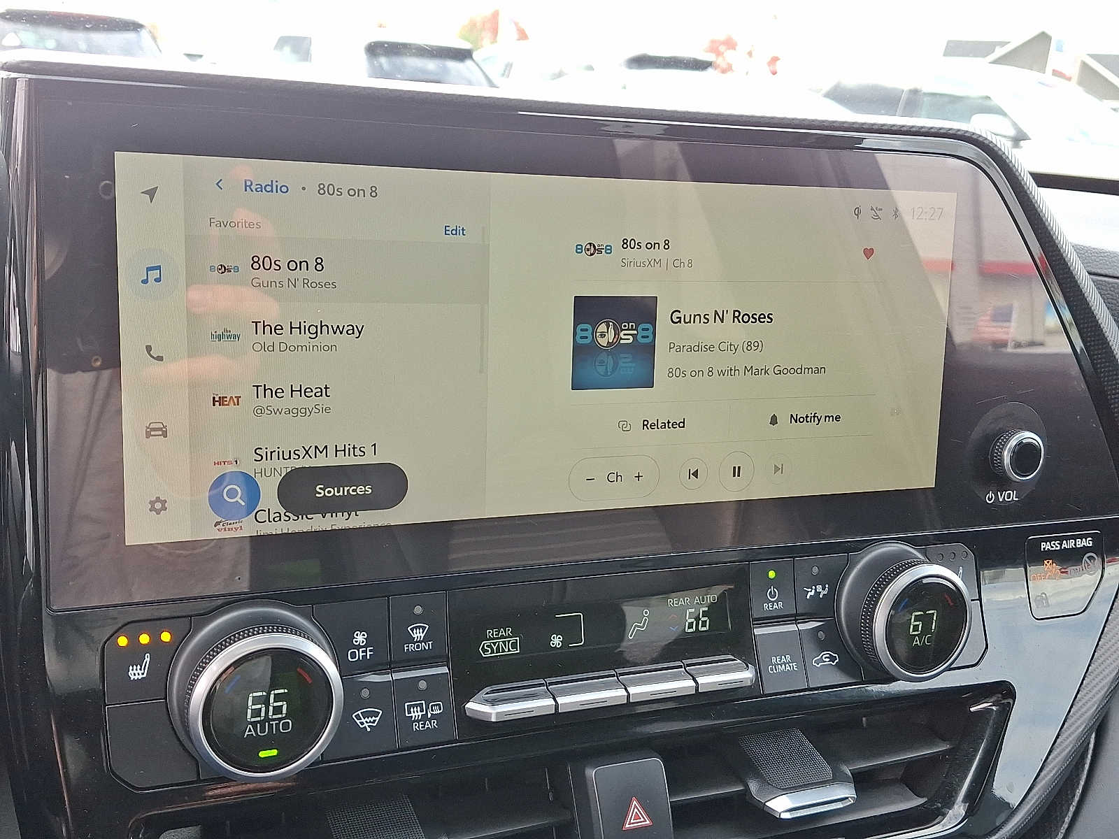 Thumbnail: 2023 Toyota Highlander - 21