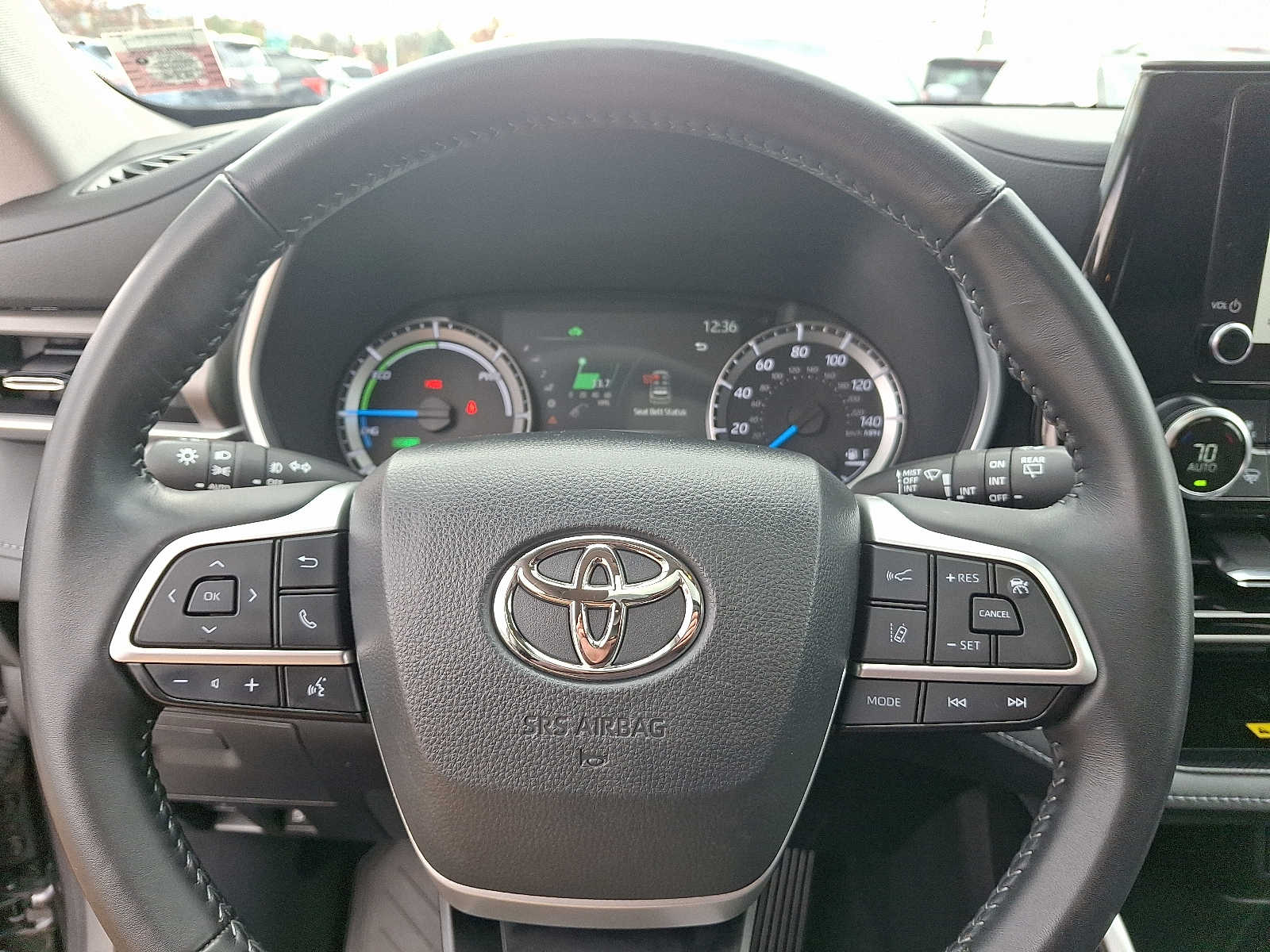 Thumbnail: 2023 Toyota Highlander - 24