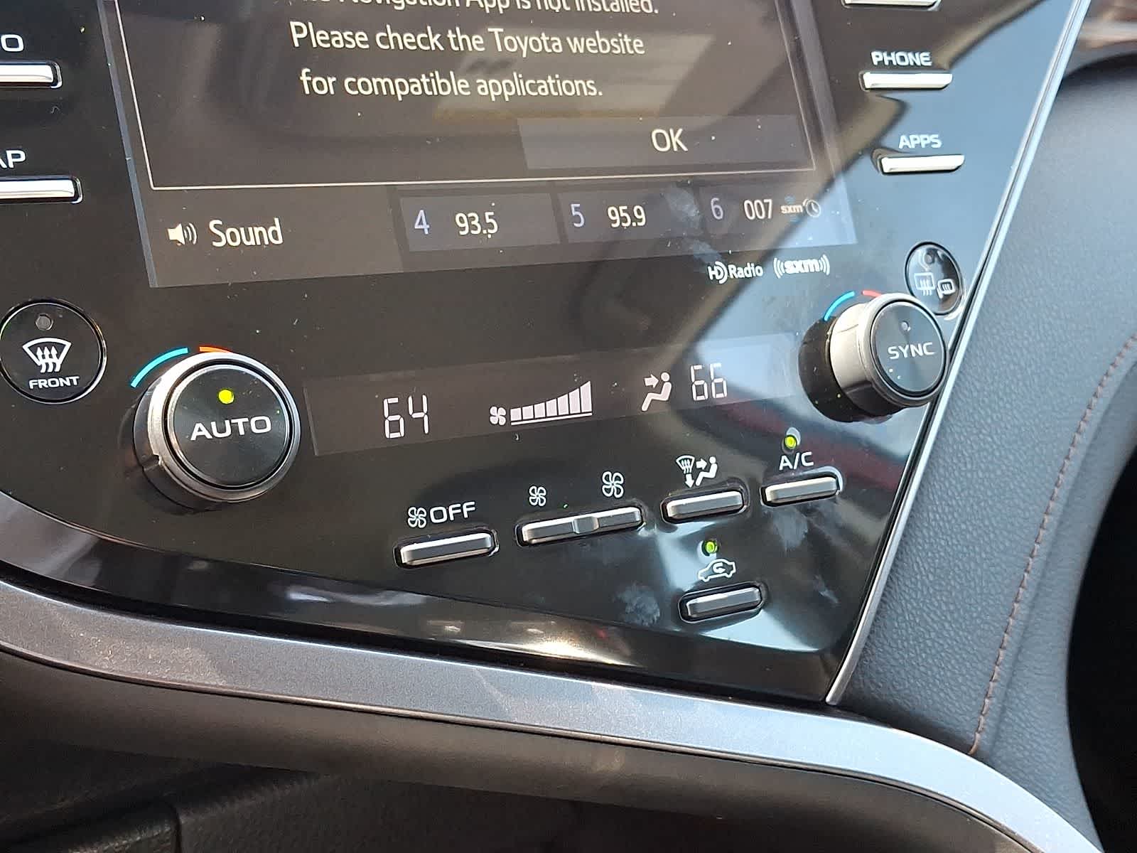 Thumbnail: 2020 Toyota Camry - 19