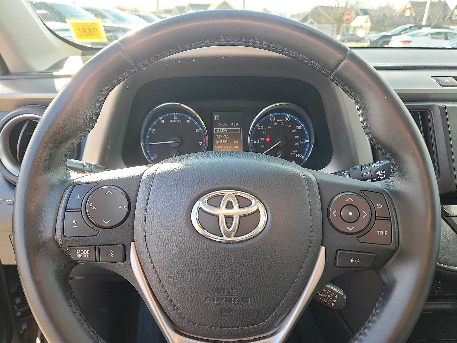 Thumbnail: 2017 Toyota RAV4 - 22