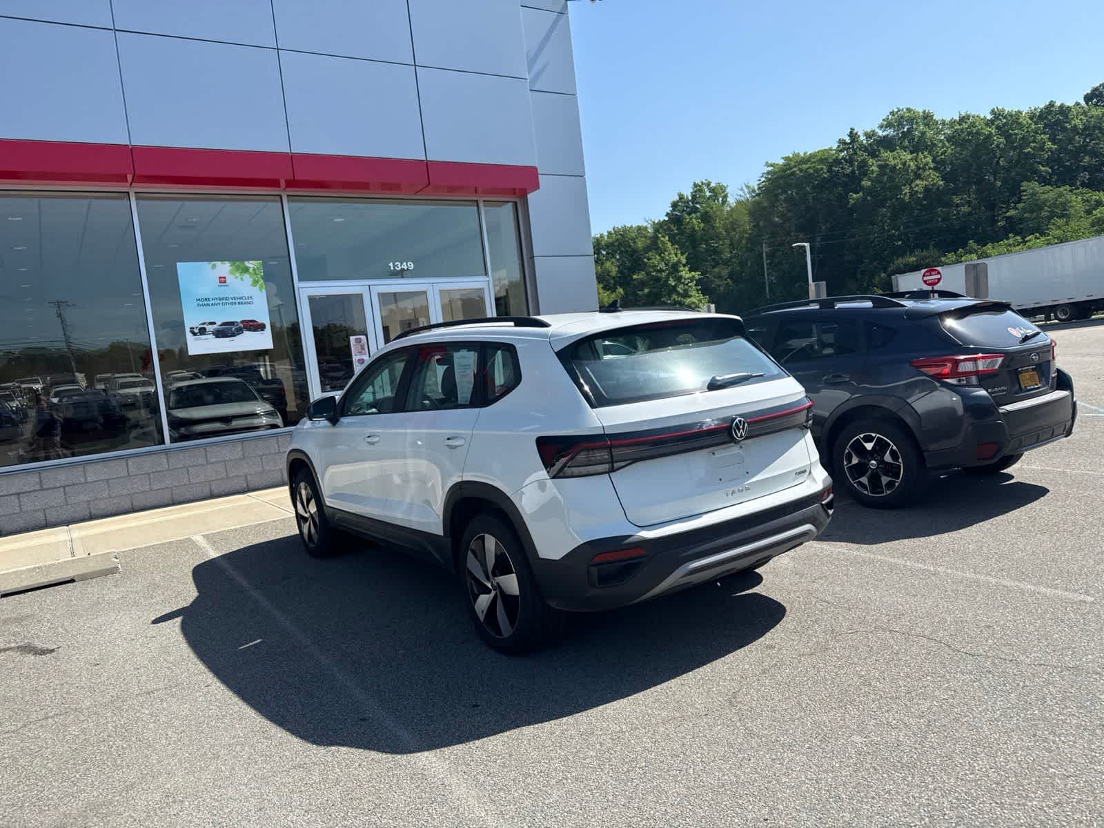 Thumbnail: 2025 Volkswagen Taos - 9