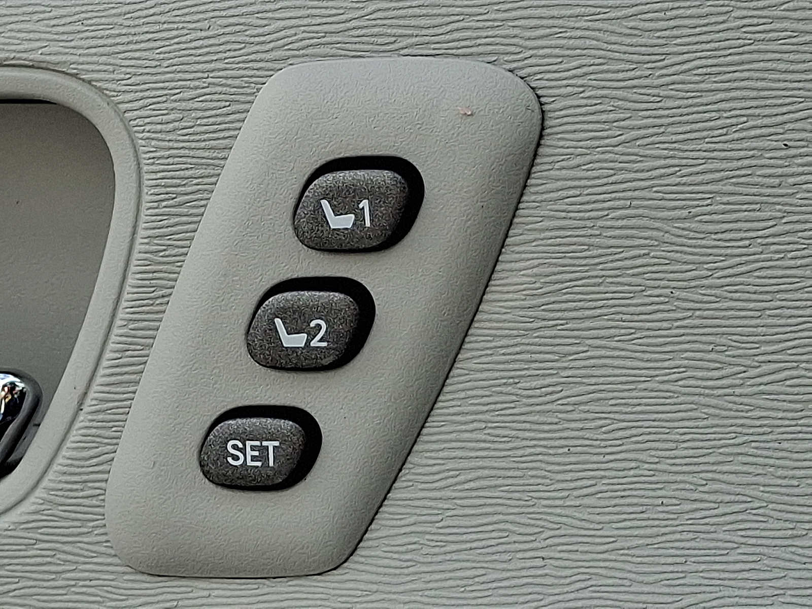 Thumbnail: 2013 Toyota Sienna - 28