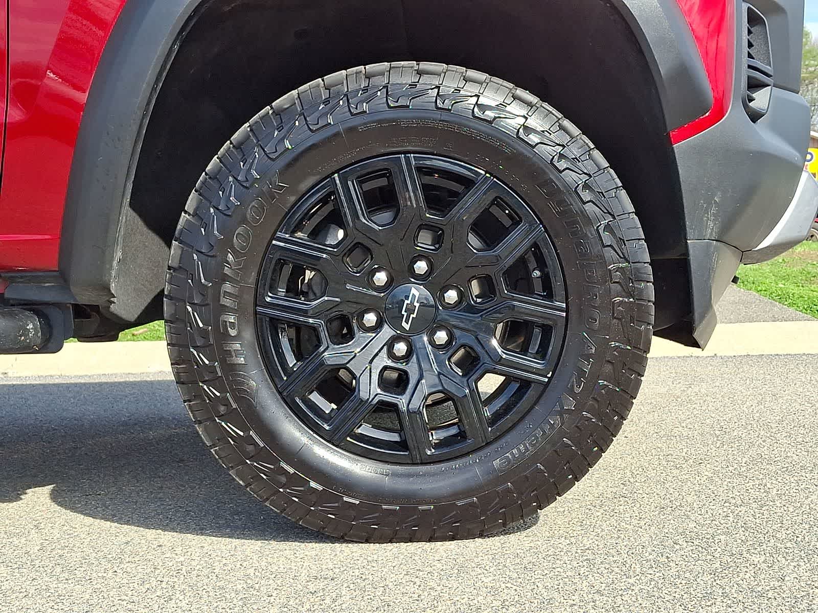 Thumbnail: 2024 Chevrolet Colorado - 9