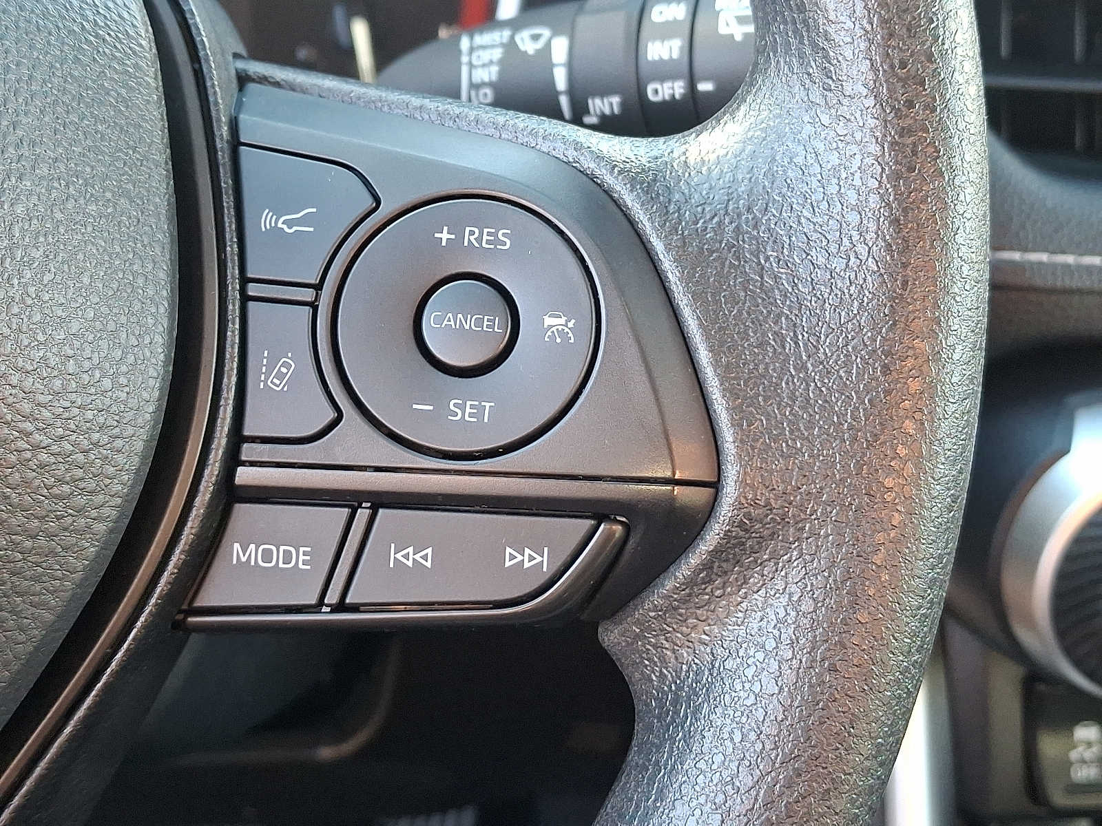 Thumbnail: 2025 Toyota RAV4 - 24