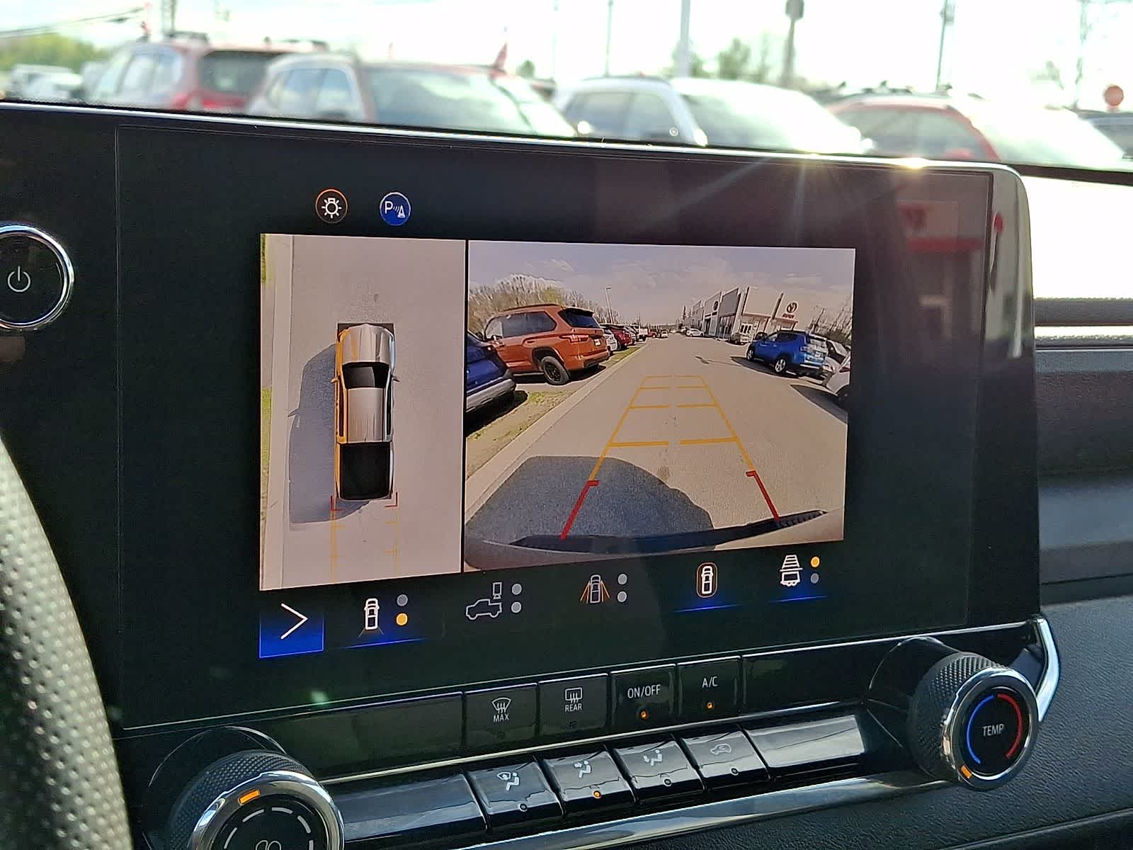 Thumbnail: 2024 Chevrolet Colorado - 18