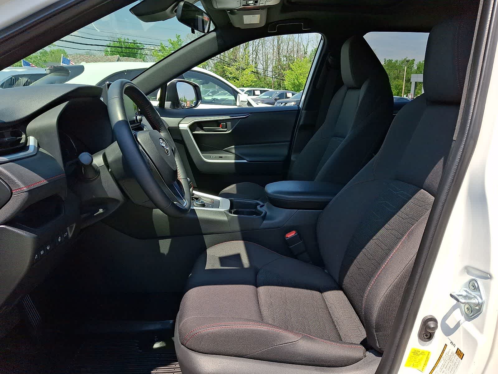Thumbnail: 2021 Toyota RAV4 - 16