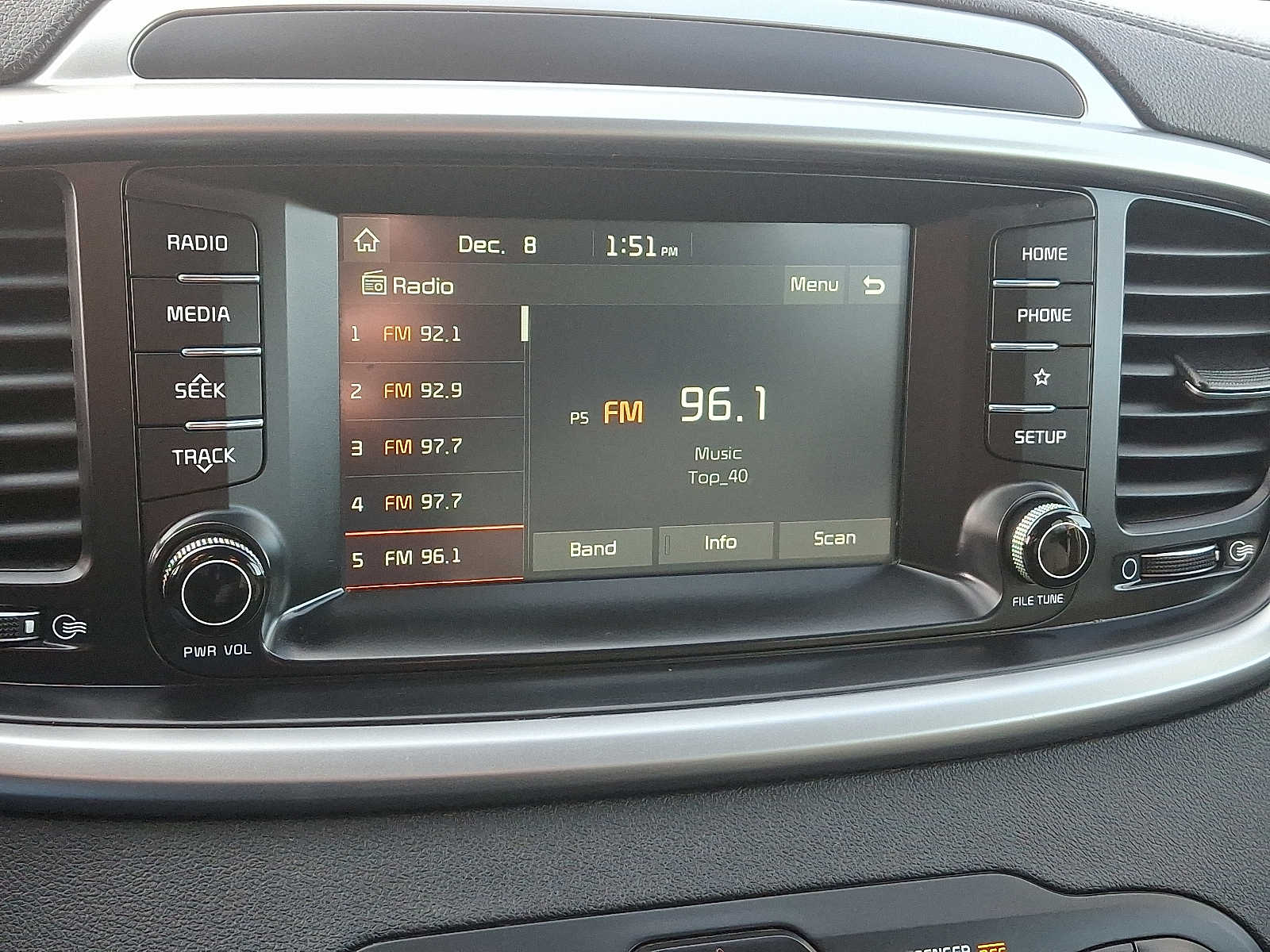 Thumbnail: 2019 Kia Sorento - 18