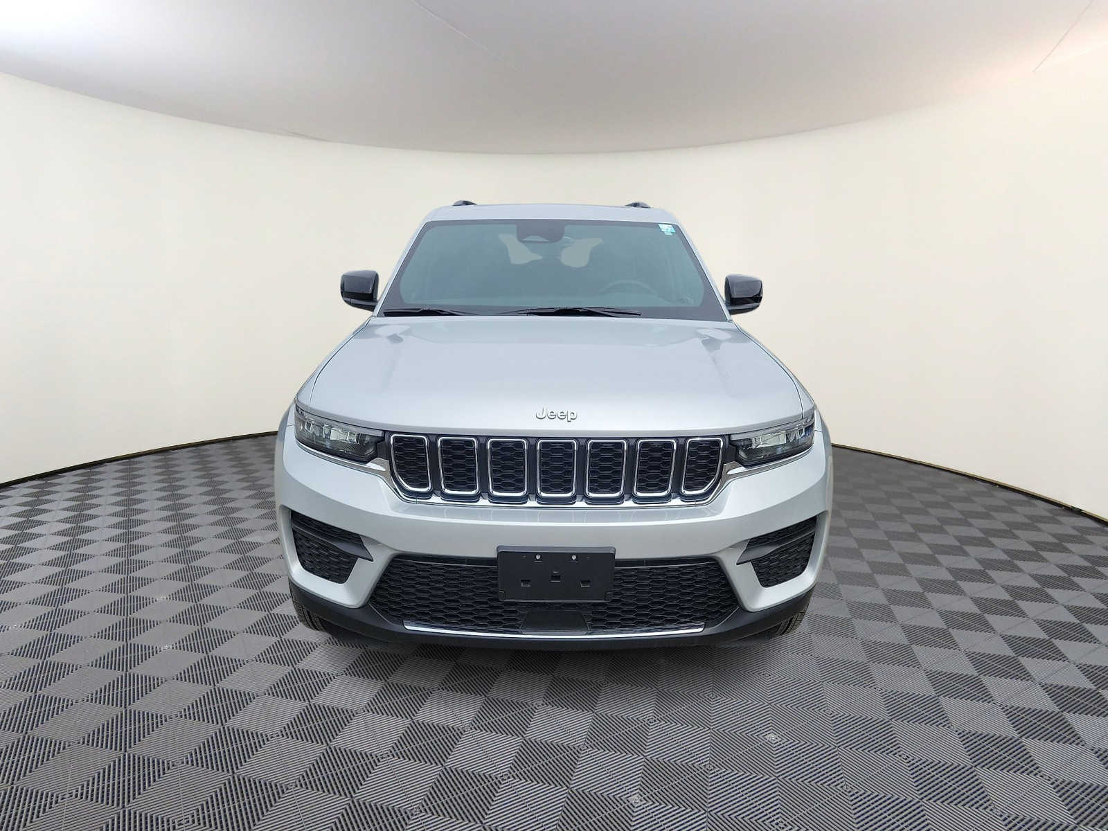 Thumbnail: 2025 Jeep Grand Cherokee - 3