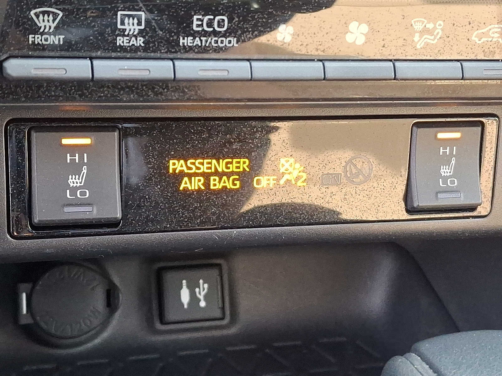 Thumbnail: 2019 Toyota RAV4 - 28