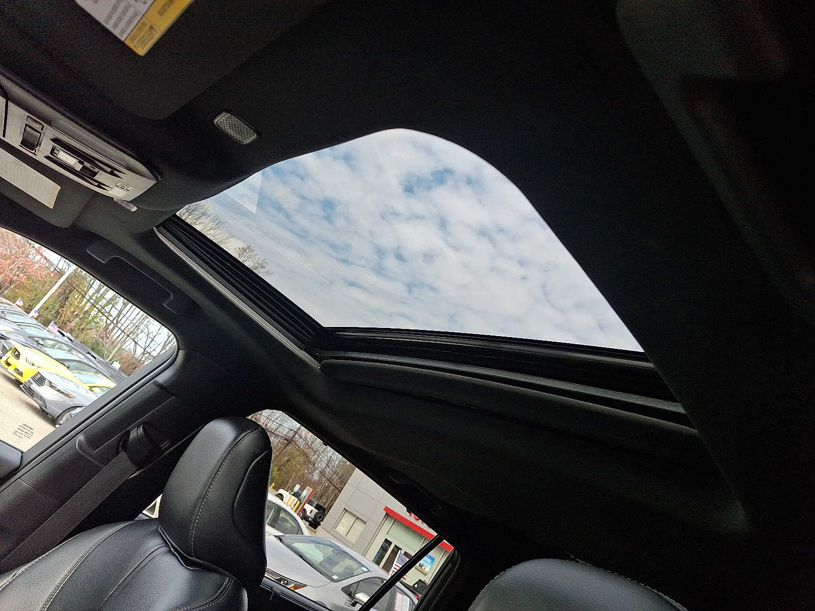 Thumbnail: 2023 Toyota Highlander - 18