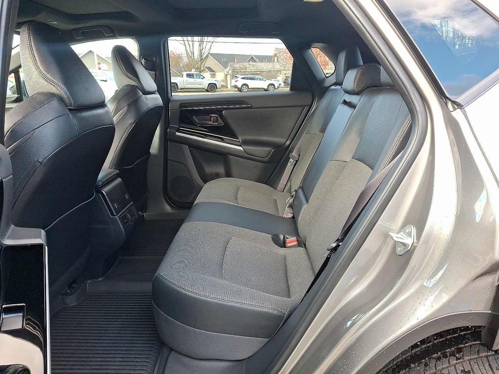 Thumbnail: 2025 Toyota bZ4X - 13