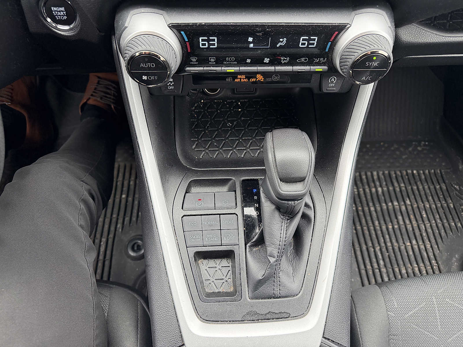 Thumbnail: 2023 Toyota RAV4 - 14