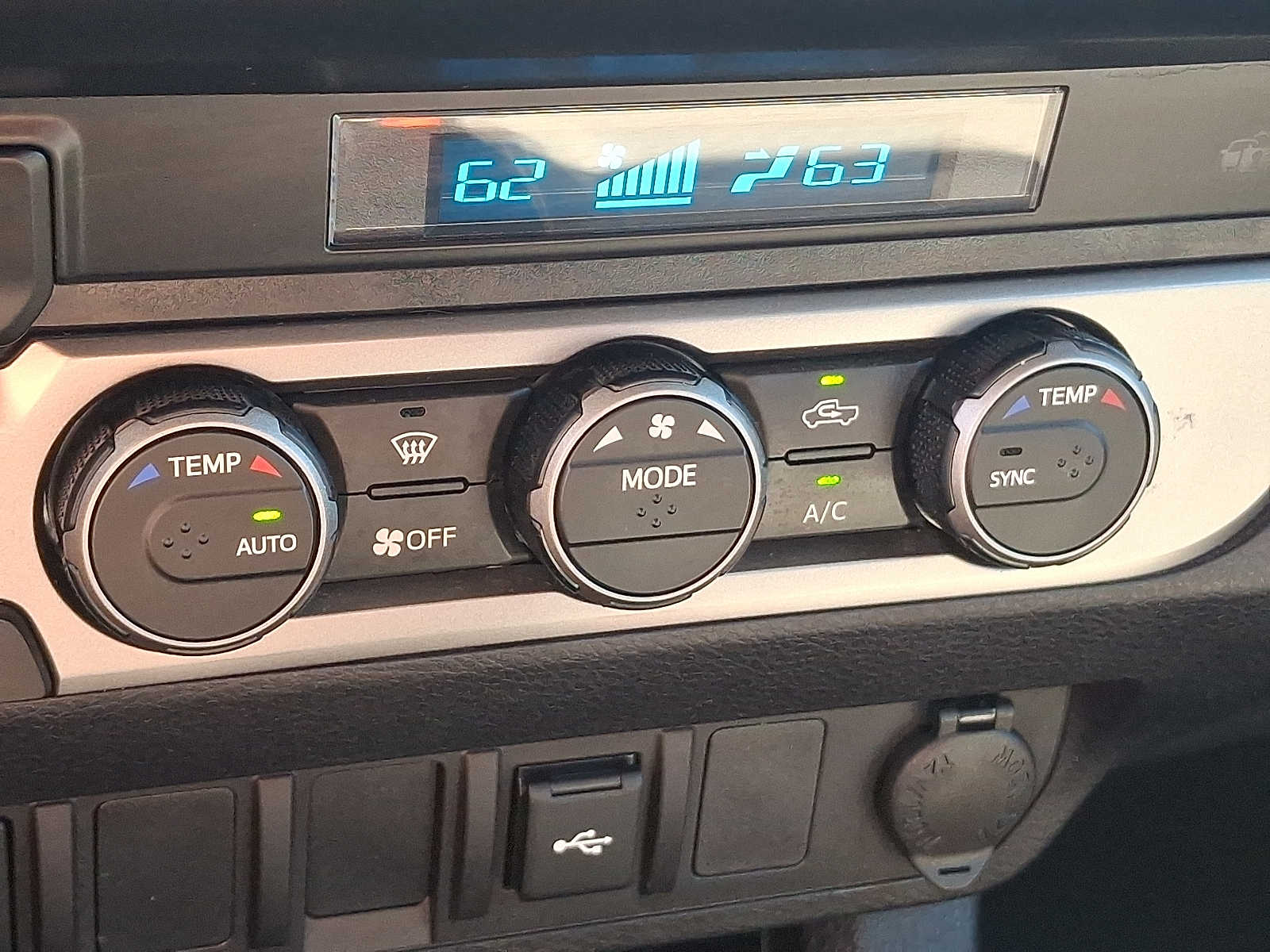 Thumbnail: 2022 Toyota Tacoma - 15