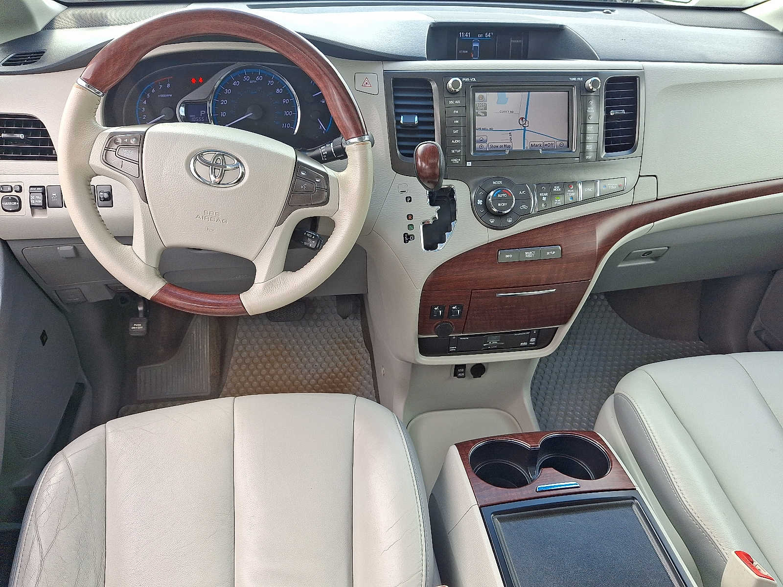 Thumbnail: 2013 Toyota Sienna - 14